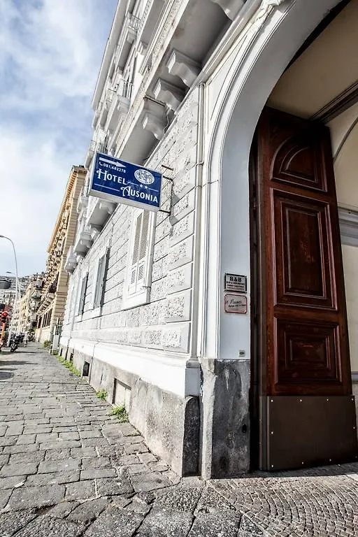 Hotel Ausonia Napoli 2*,  Italien