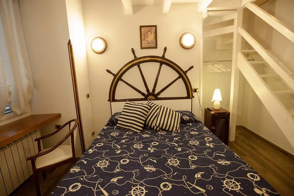 **  Hotel Ausonia Napoli Italien