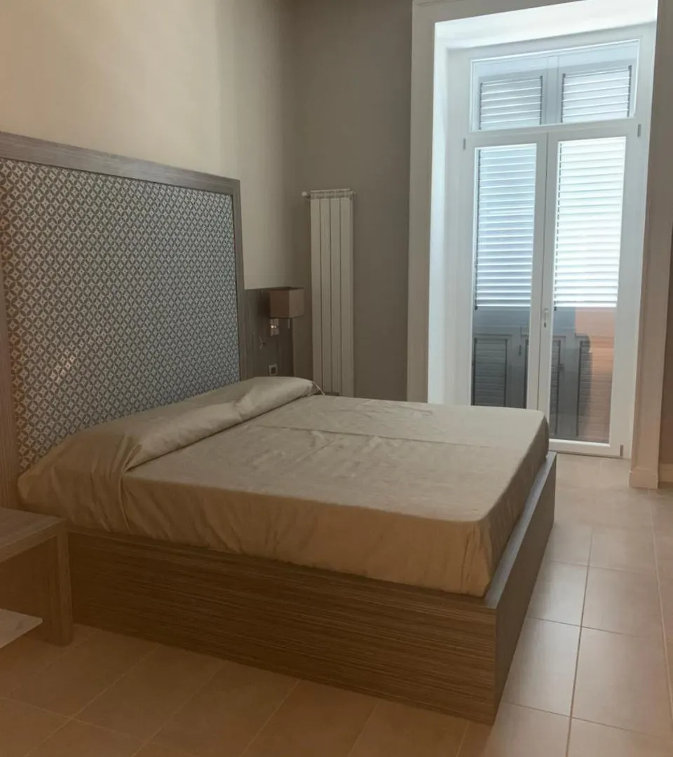 Hotel Ausonia Napoli 2*,  Italien