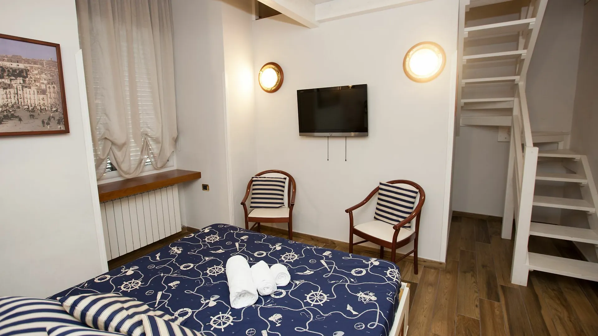 Hotel Ausonia Napoli 2*,  Italien