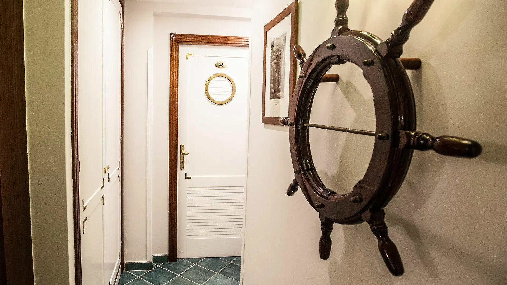 Hotel Ausonia Napoli 2*,