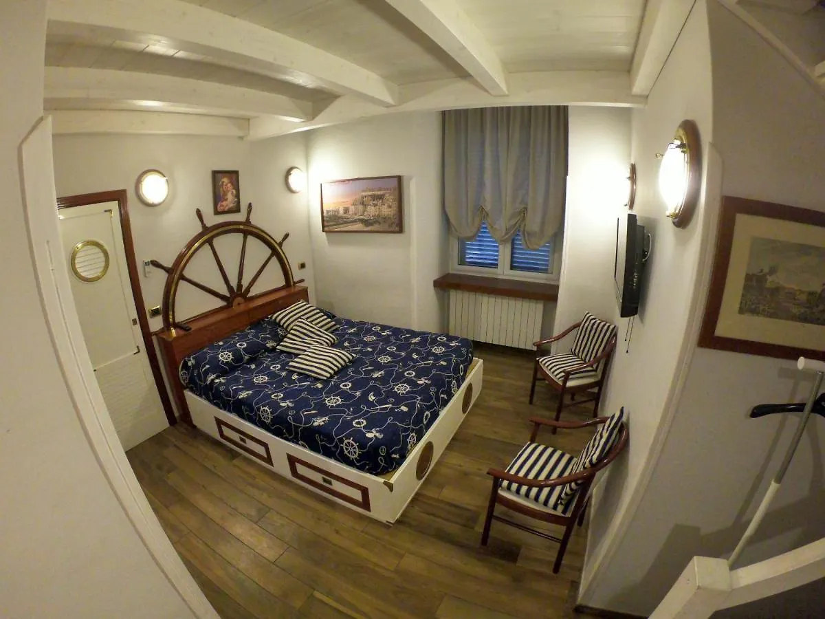 **  Hotel Ausonia Napoli Italien
