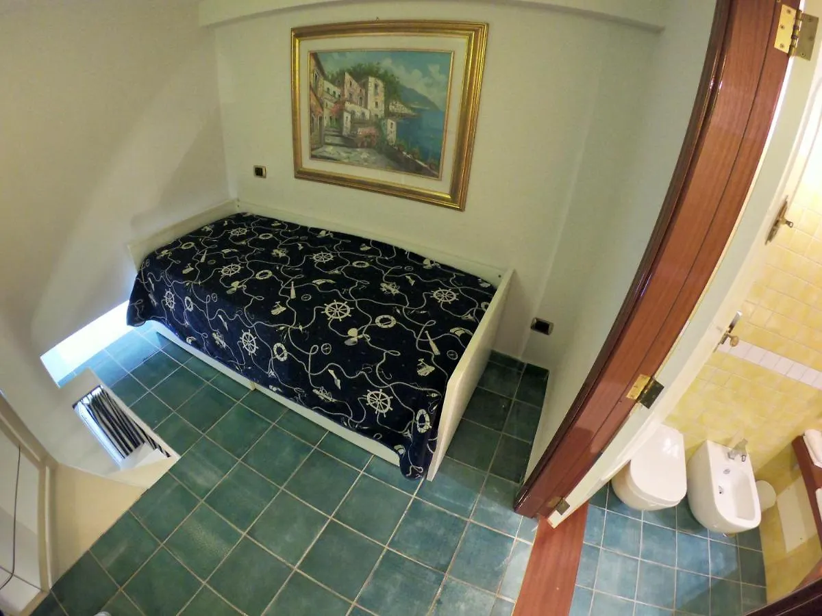 Hotel Ausonia Napoli 2*,