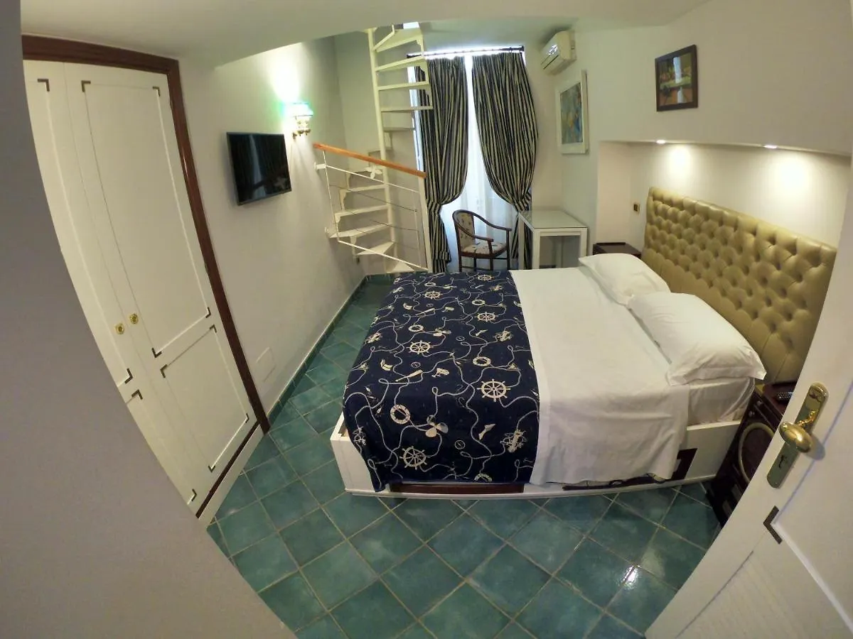 Hotel Ausonia Napoli 2*,  Italien